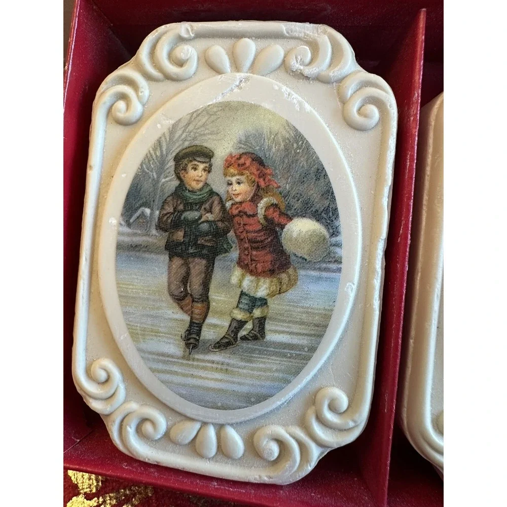 Vintage AVON Boxed Winter Frolics Two-3oz Fragranced Christmas Bar Soaps‎